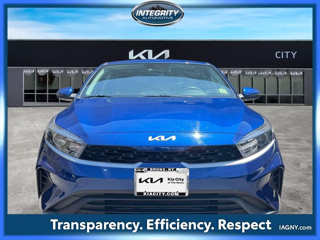 Used 2023 Kia Forte LXS w/ LXS Technology Package FWD image 2