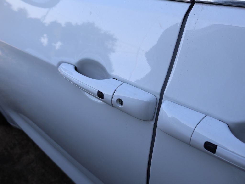 New 2027 Chrysler Pacifica Select FWD image 24