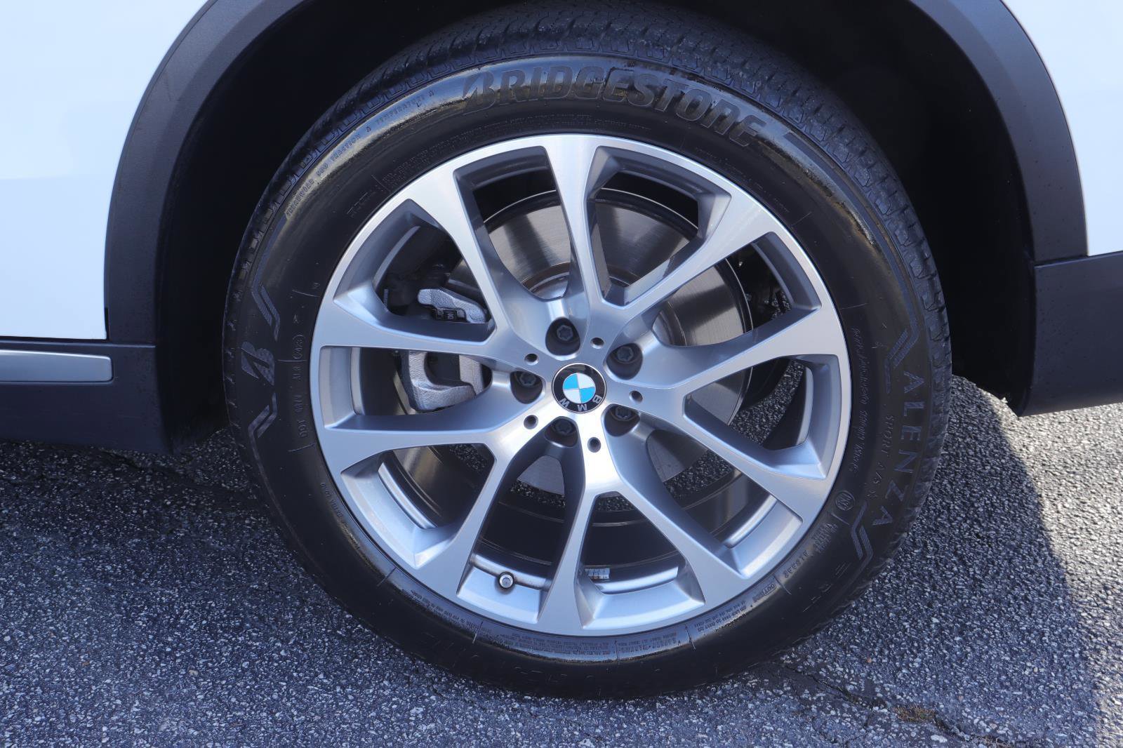 Used 2024 BMW X5 xDrive40i w/ Premium Package image 44