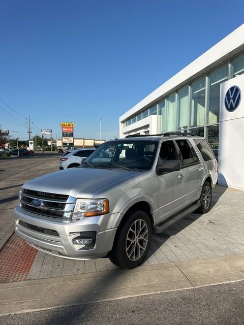 Used 2017 Ford Expedition XLT w/ Equipment Group 202A RWD image 16