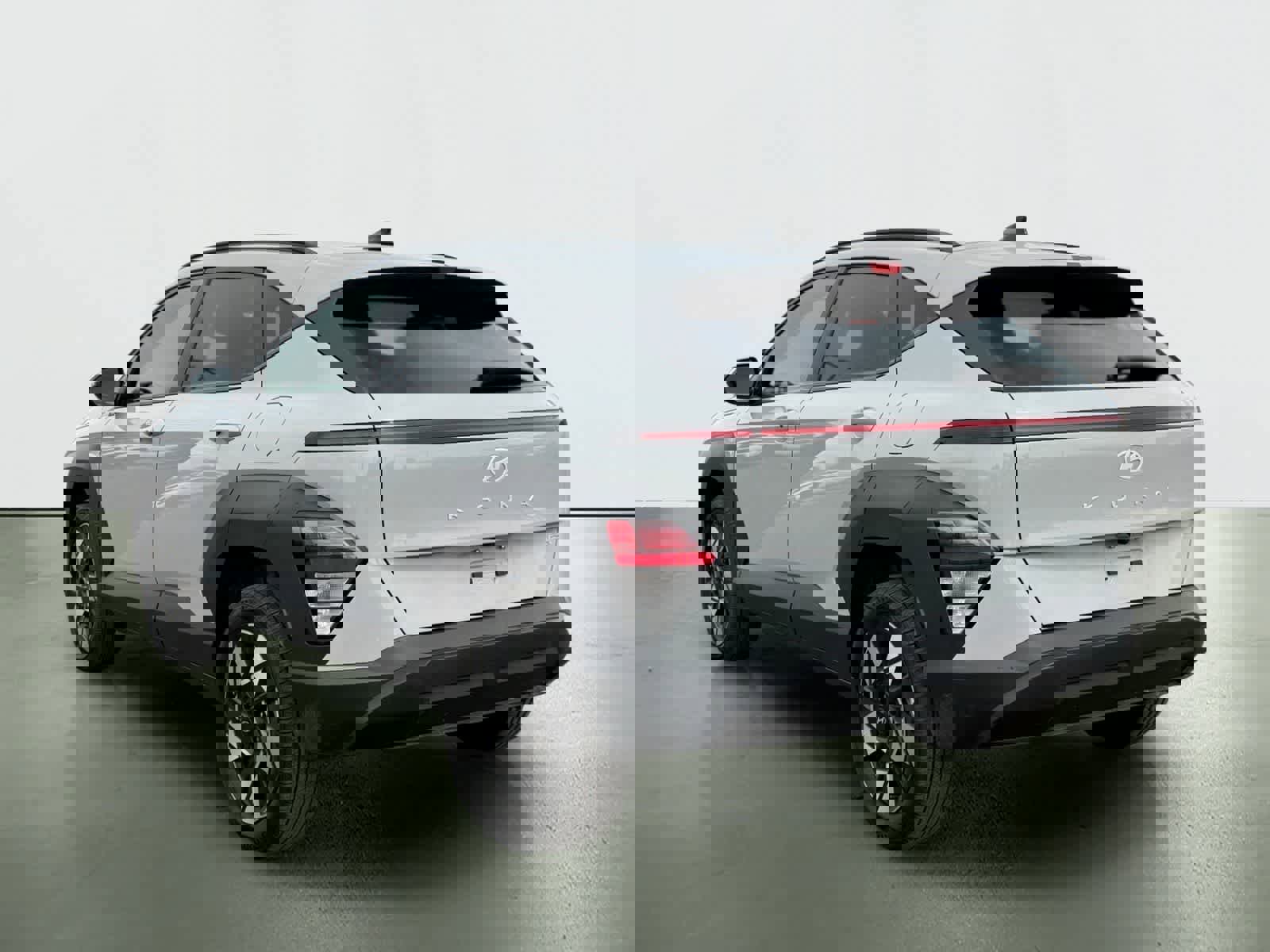 Used 2024 Hyundai Kona SEL image 3