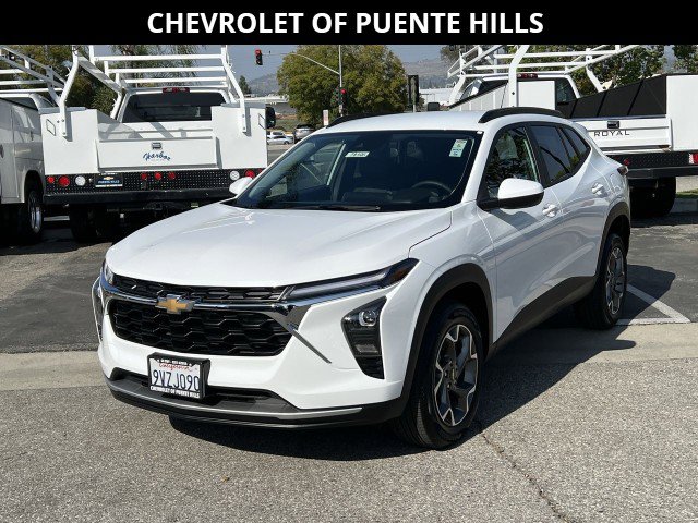 Used 2025 Chevrolet Trax LT w/ Driver Confidence Package image 1