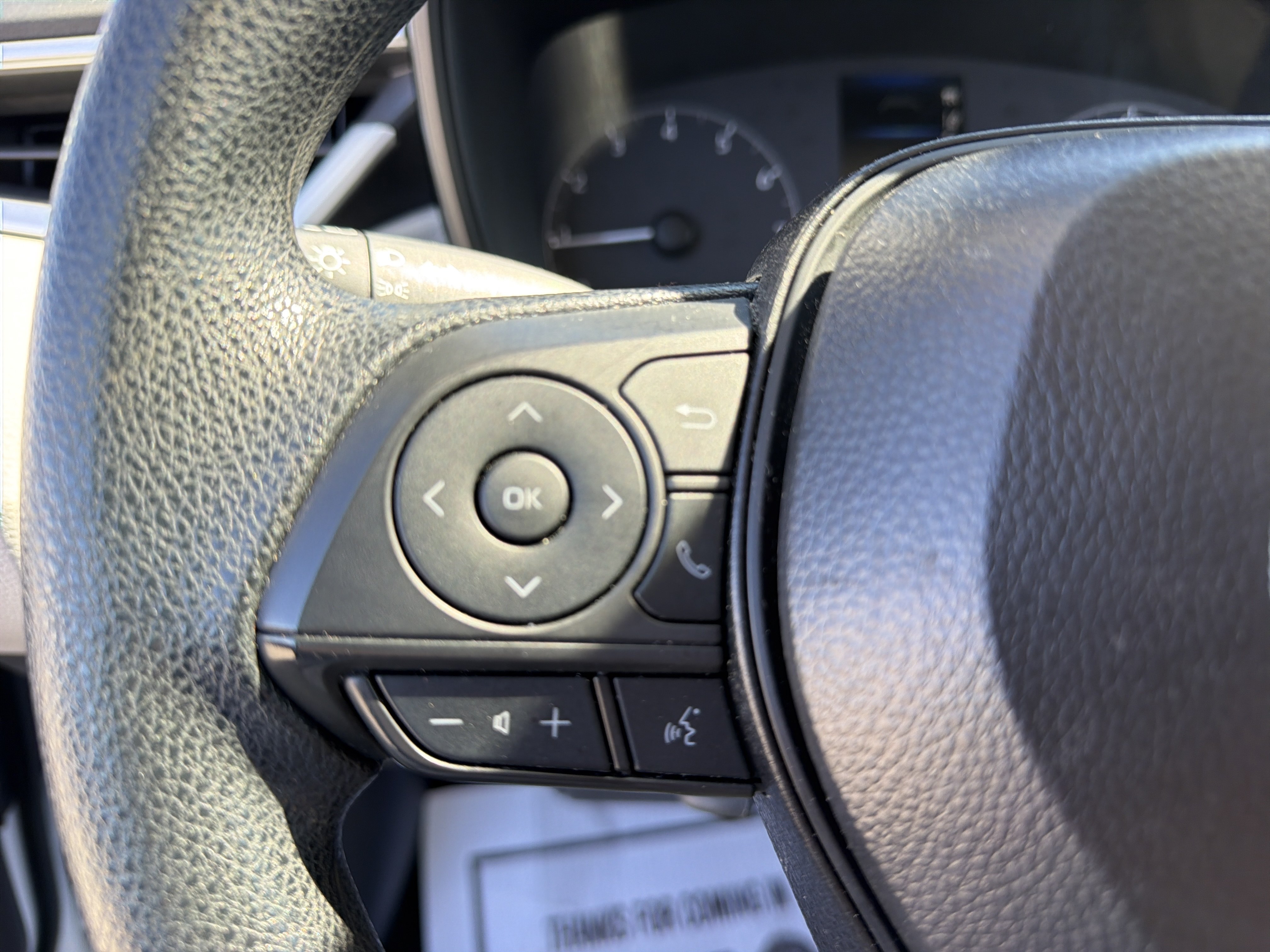 Used 2025 Toyota Corolla LE FWD image 19