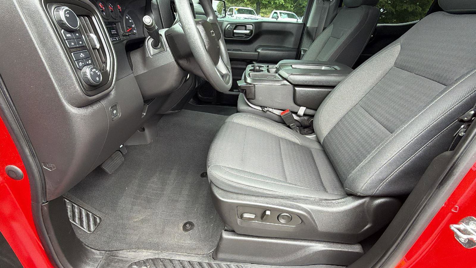 Certified 2022 Chevrolet Silverado 1500 Custom Trail Boss w/ LPO, Dark Essentials Package AWD/4WD image 13