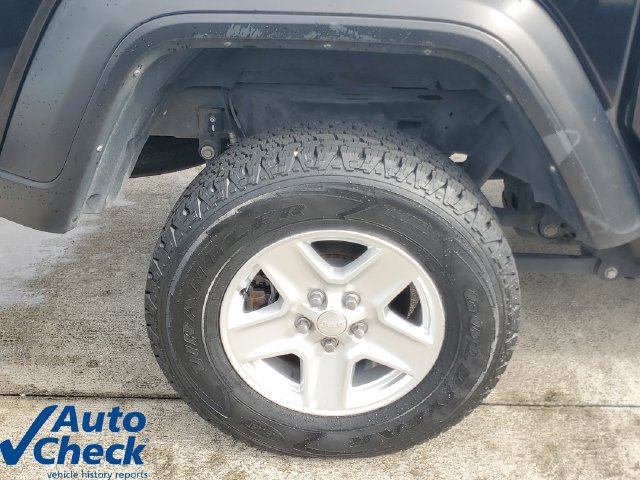 Used 2023 Jeep Gladiator Sport AWD/4WD image 8