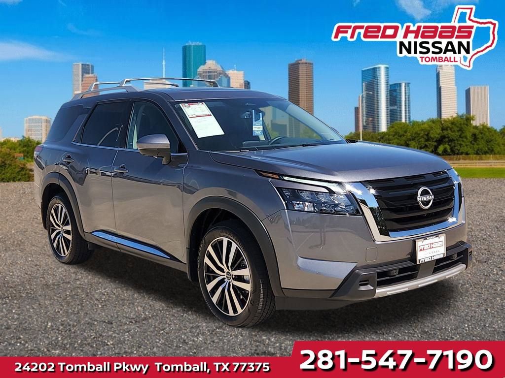 Used 2025 Nissan Pathfinder Platinum w/ Cargo Package image 1