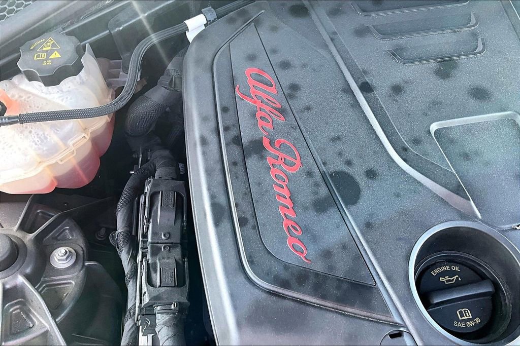 Used 2022 Alfa Romeo Giulia Veloce image 31