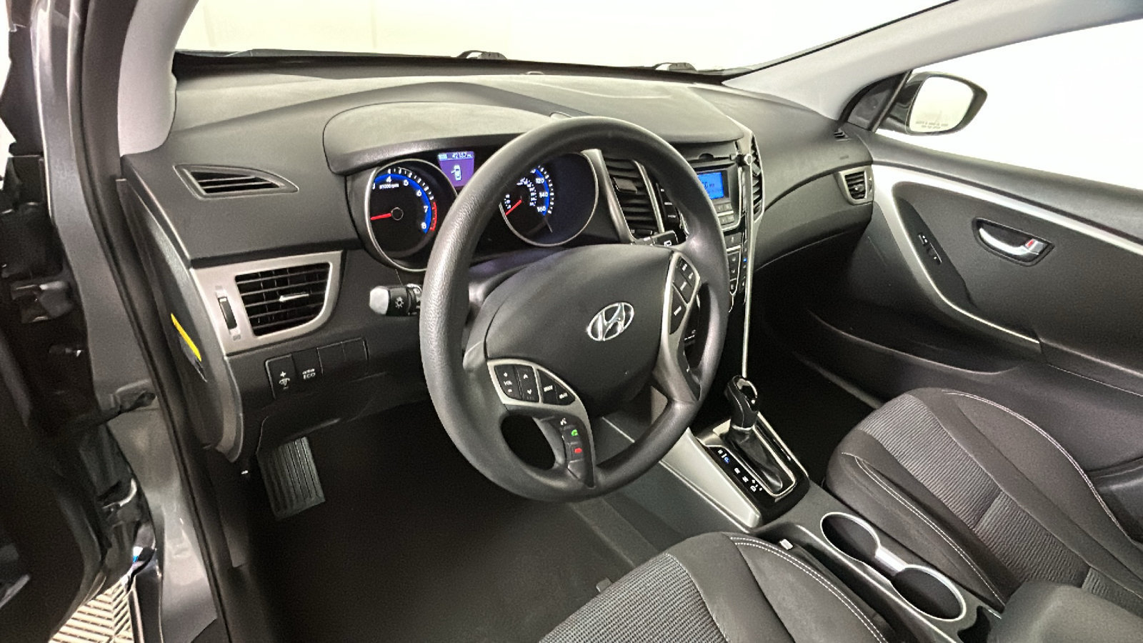 Used 2016 Hyundai Elantra GT FWD image 17
