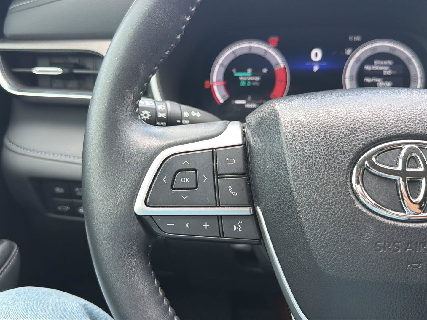 Used 2024 Toyota Highlander Limited AWD/4WD image 31