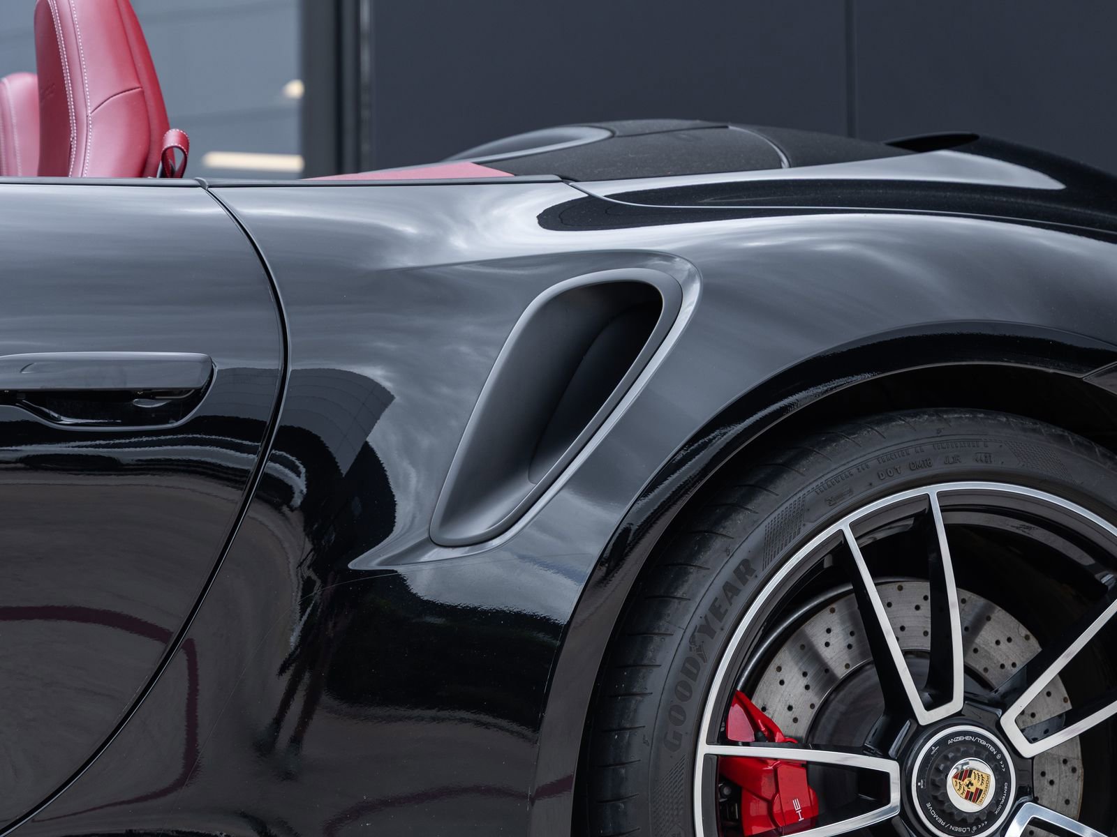 Certified 2022 Porsche 911 Turbo image 17