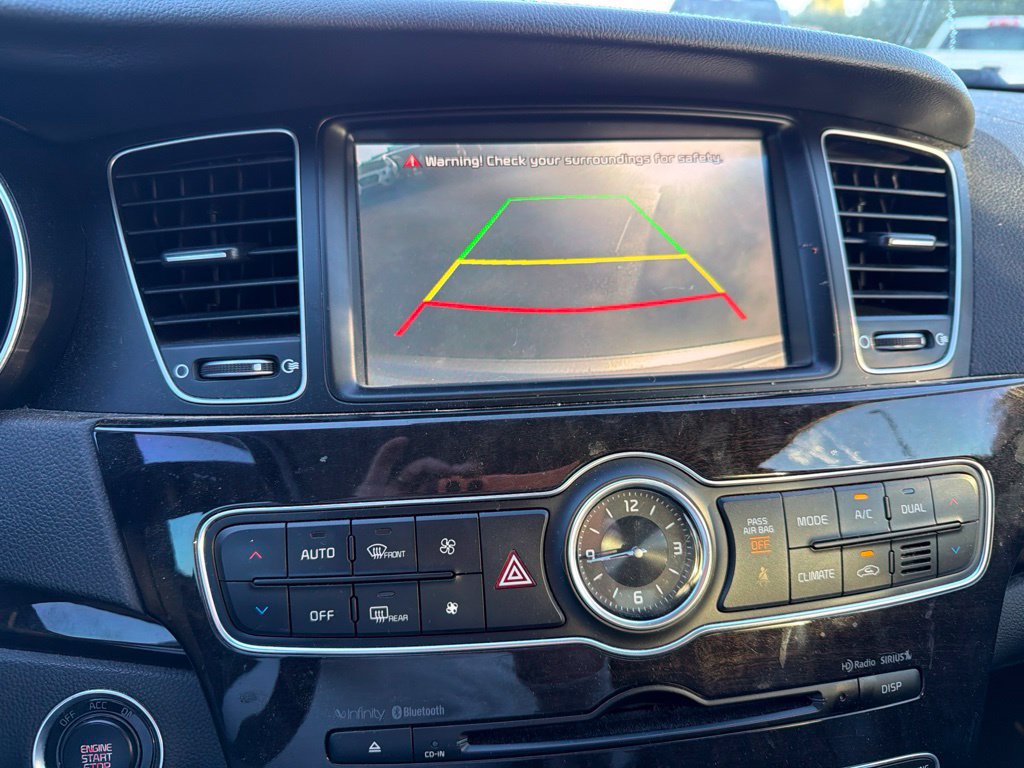 Used 2014 Kia Cadenza Premium w/ Technology Package FWD image 3