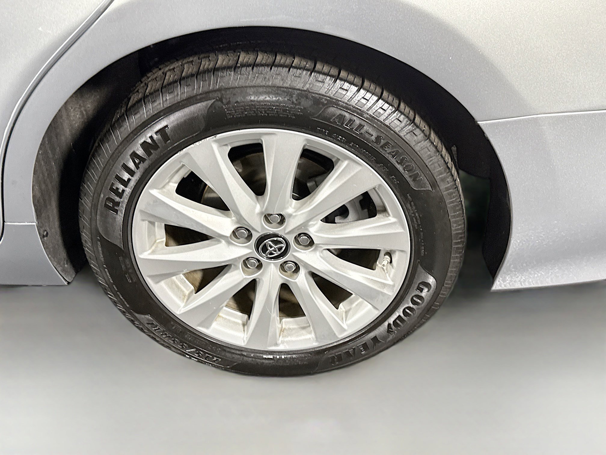 Used 2018 Toyota Camry LE FWD image 36