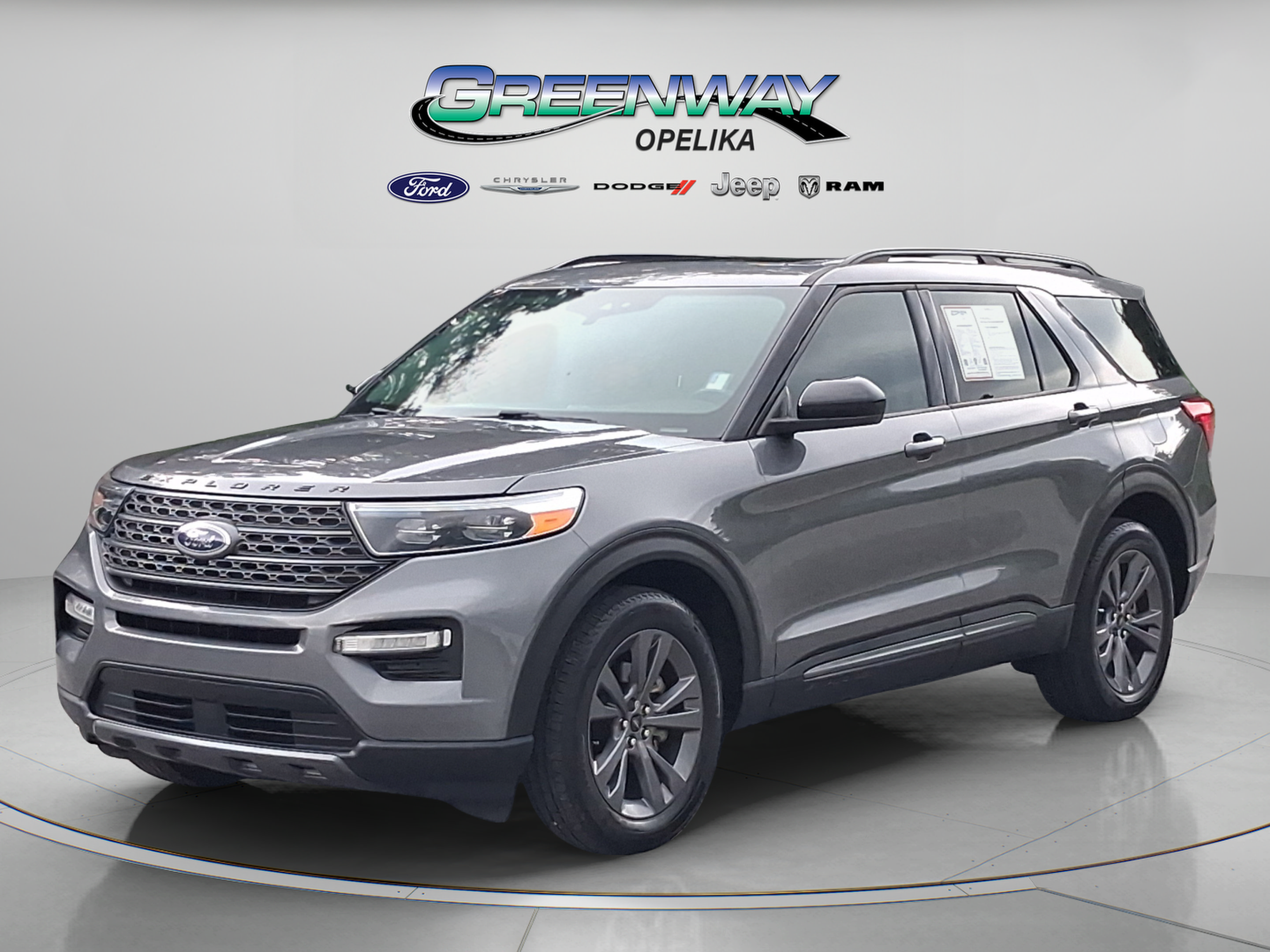 Used 2024 Ford Explorer XLT w/ Equipment Group 202A AWD/4WD image 3