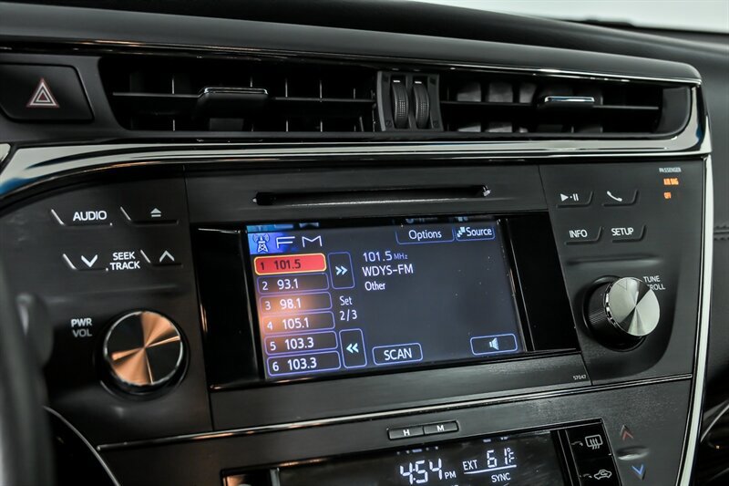 Used 2013 Toyota Avalon XLE image 28