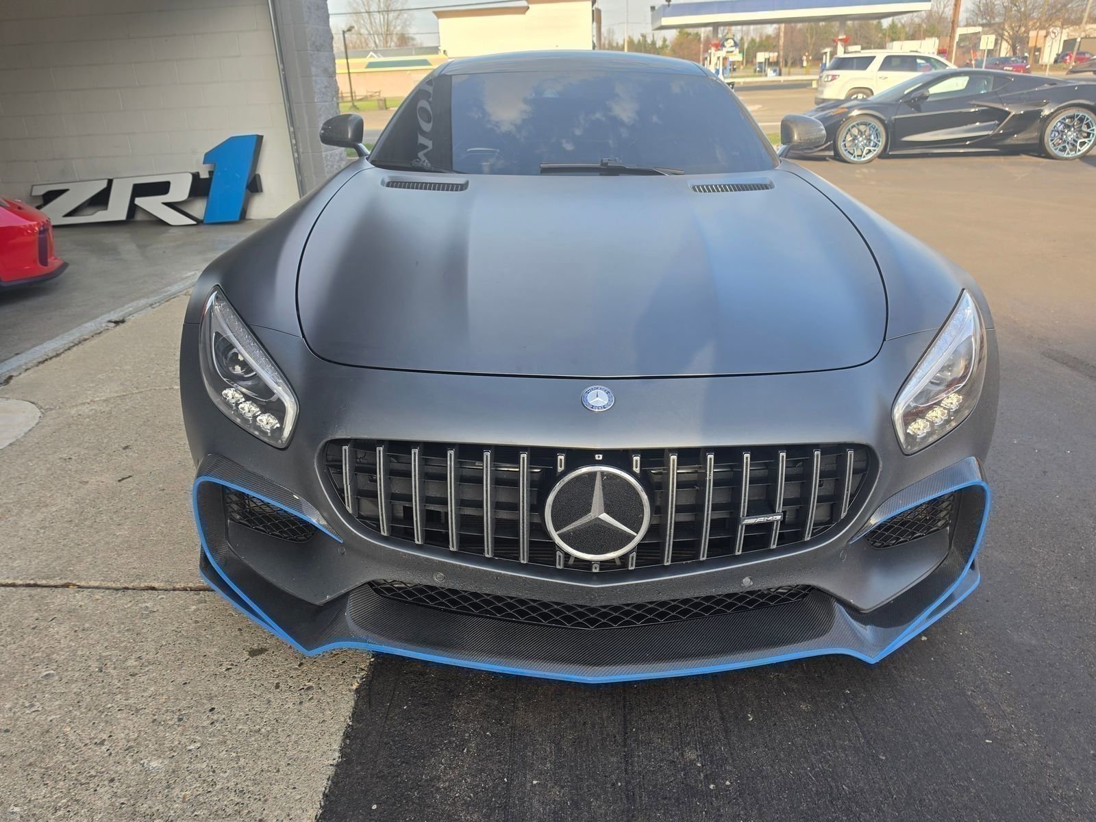 Used 2017 Mercedes-Benz AMG GT Coupe image 2