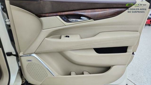 Used 2015 Cadillac Escalade Luxury RWD image 23