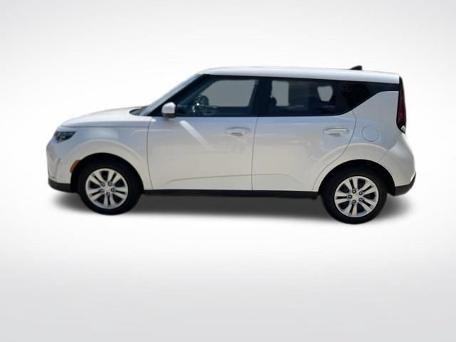 Used 2023 Kia Soul LX FWD image 6
