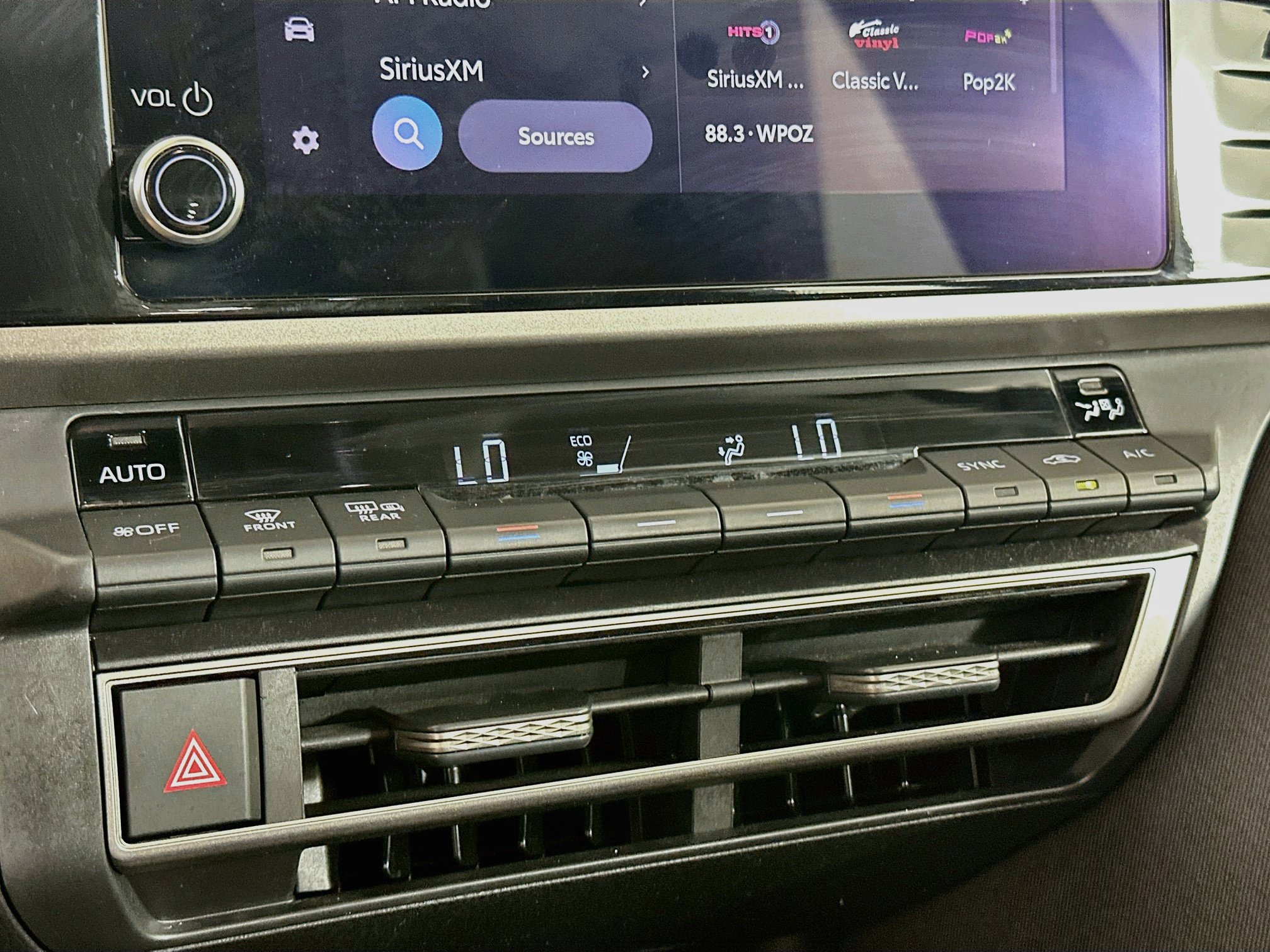 Used 2025 Toyota Camry LE FWD image 23