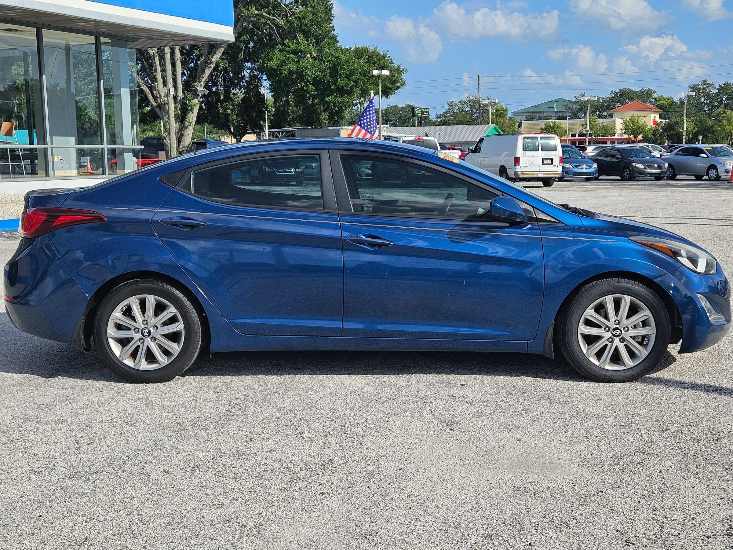 Used 2016 Hyundai Elantra SE w/ Option Group 02 FWD image 8