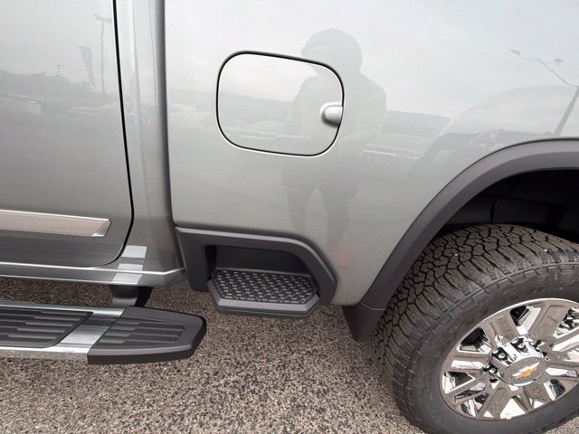 New 2026 Chevrolet Silverado 2500 High Country w/ LPO, Dark Essentials Package AWD/4WD image 32
