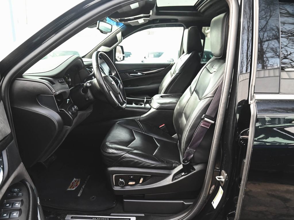 Used 2016 Cadillac Escalade Platinum image 16