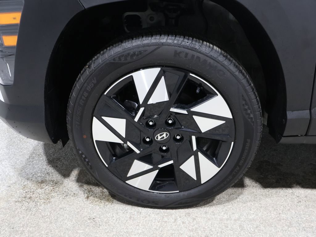 Used 2025 Hyundai Kona SEL image 8