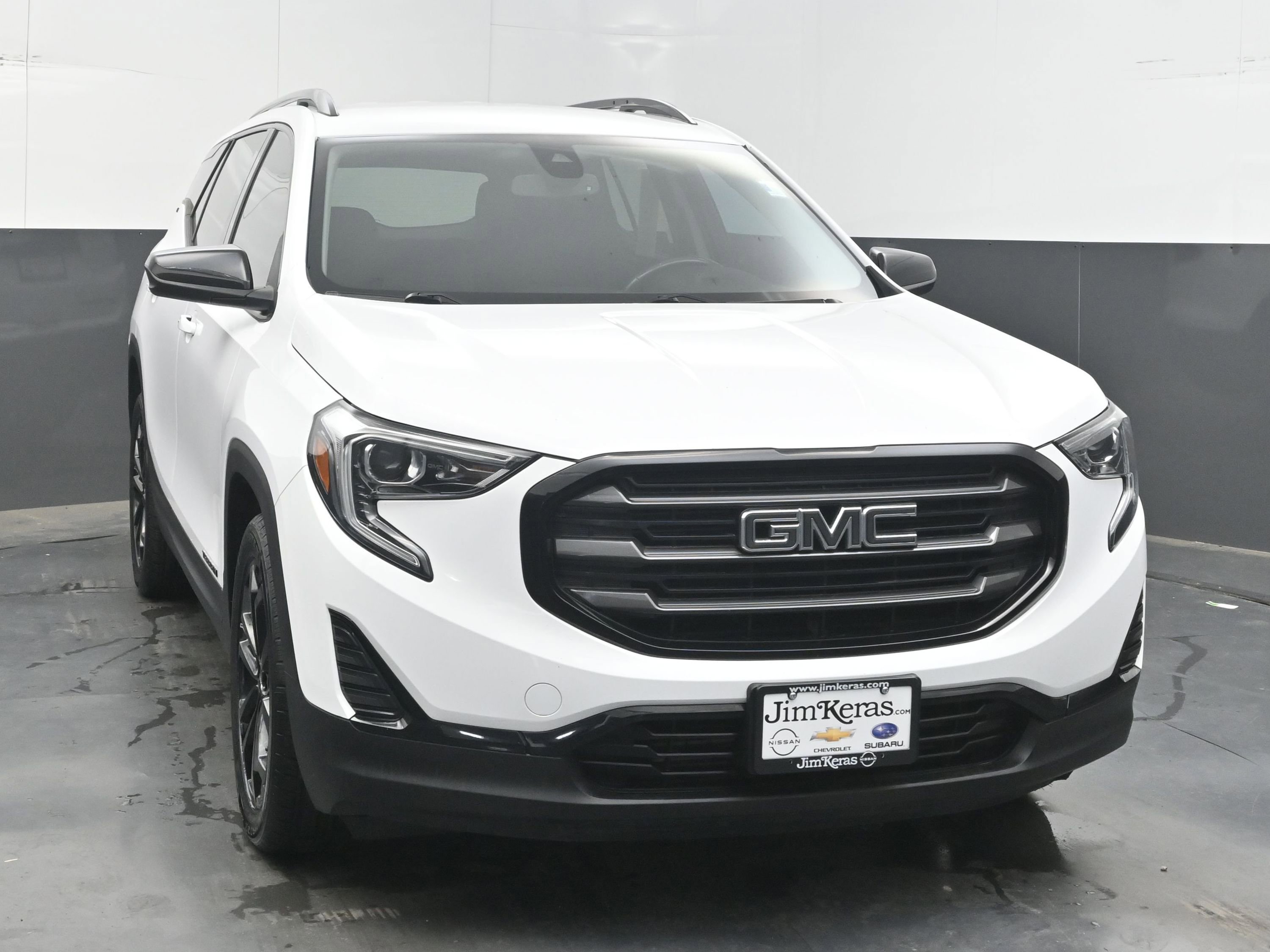 Used 2020 GMC Terrain SLE w/ Driver Convenience Package FWD image 2