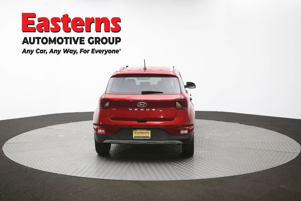 Used 2024 Hyundai Venue Limited FWD image 36