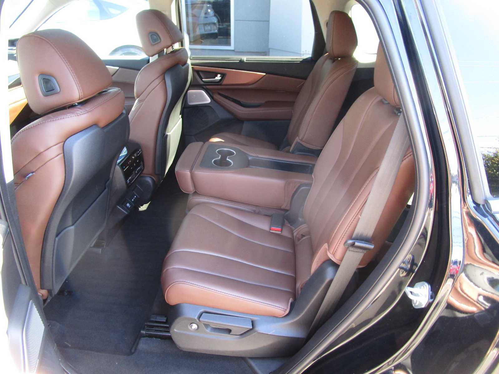 Certified 2026 Acura MDX w/ Technology Package AWD/4WD image 9