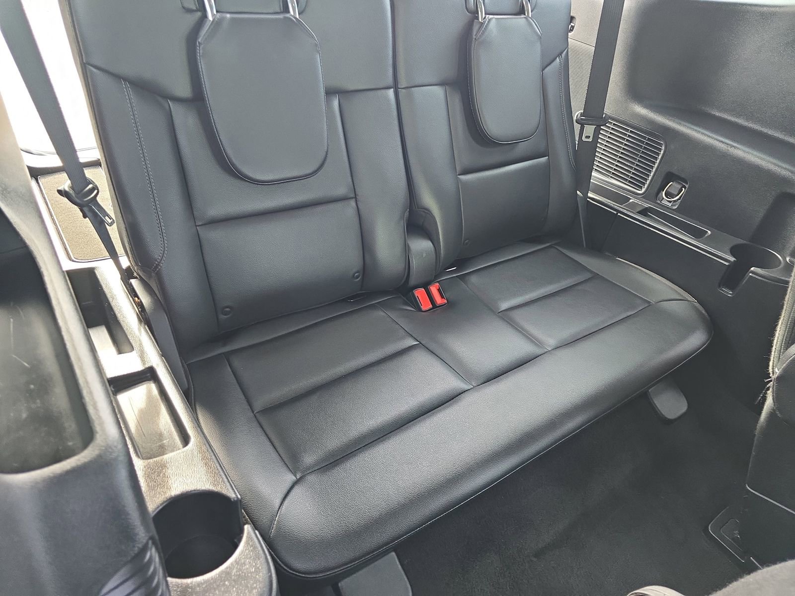 Used 2022 Ford Explorer Limited w/ Equipment Group 301A image 18