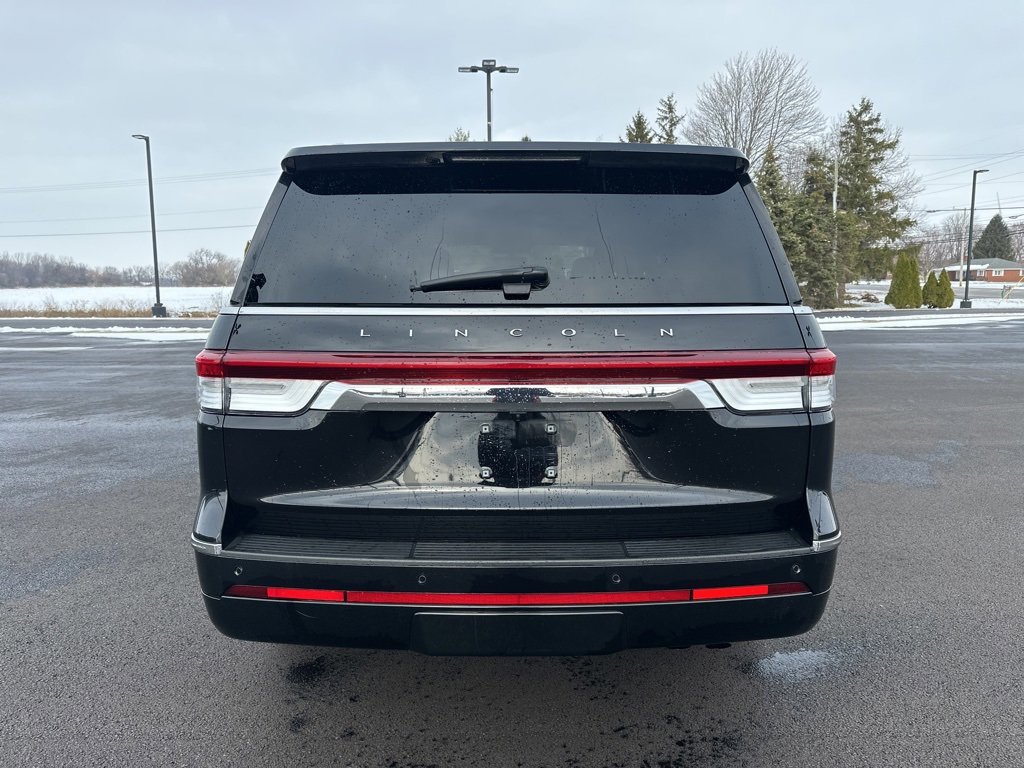 Used 2022 Lincoln Navigator Reserve image 6