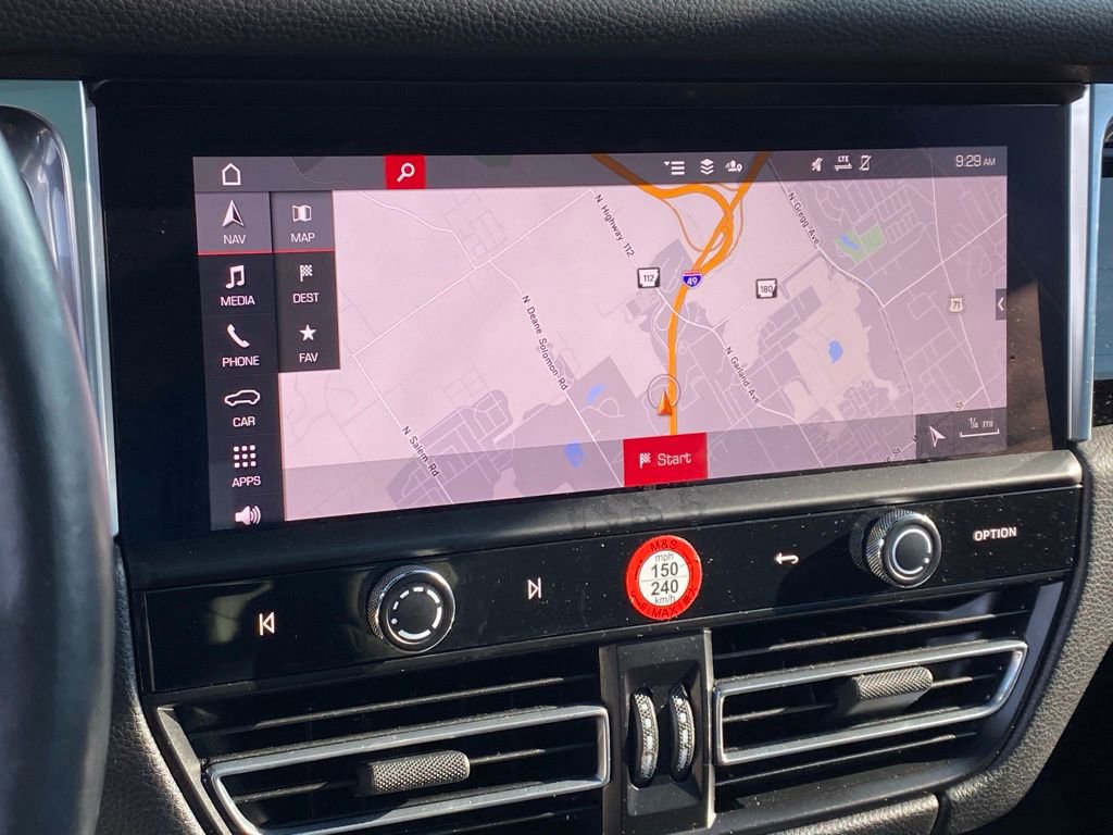 Used 2022 Porsche Macan AWD/4WD image 16