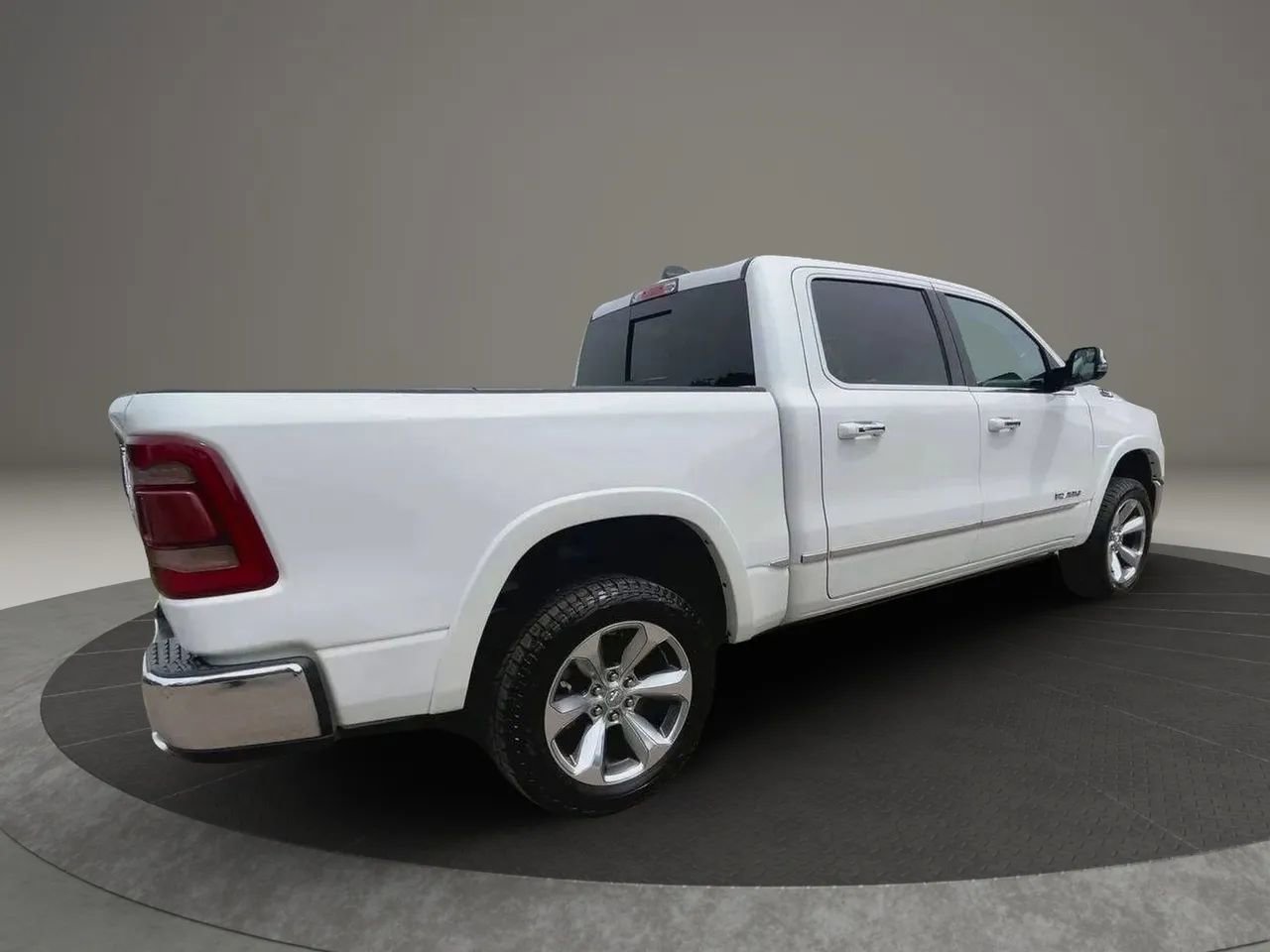 Used 2021 RAM 1500 Limited w/ Off Road Group AWD/4WD image 5