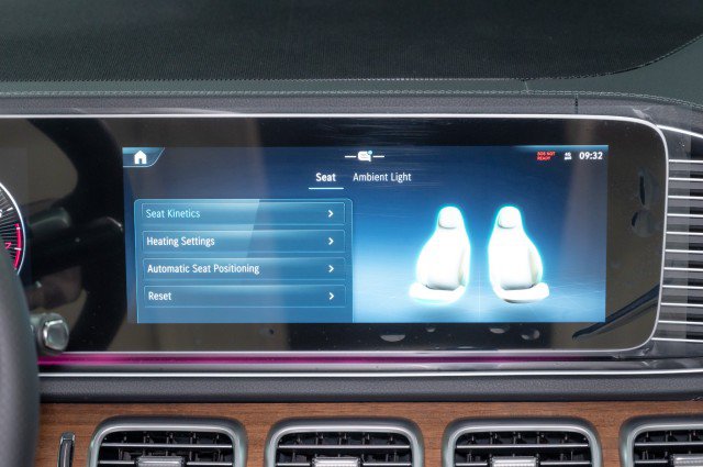 New 2026 Mercedes-Benz GLS 450 4MATIC image 18