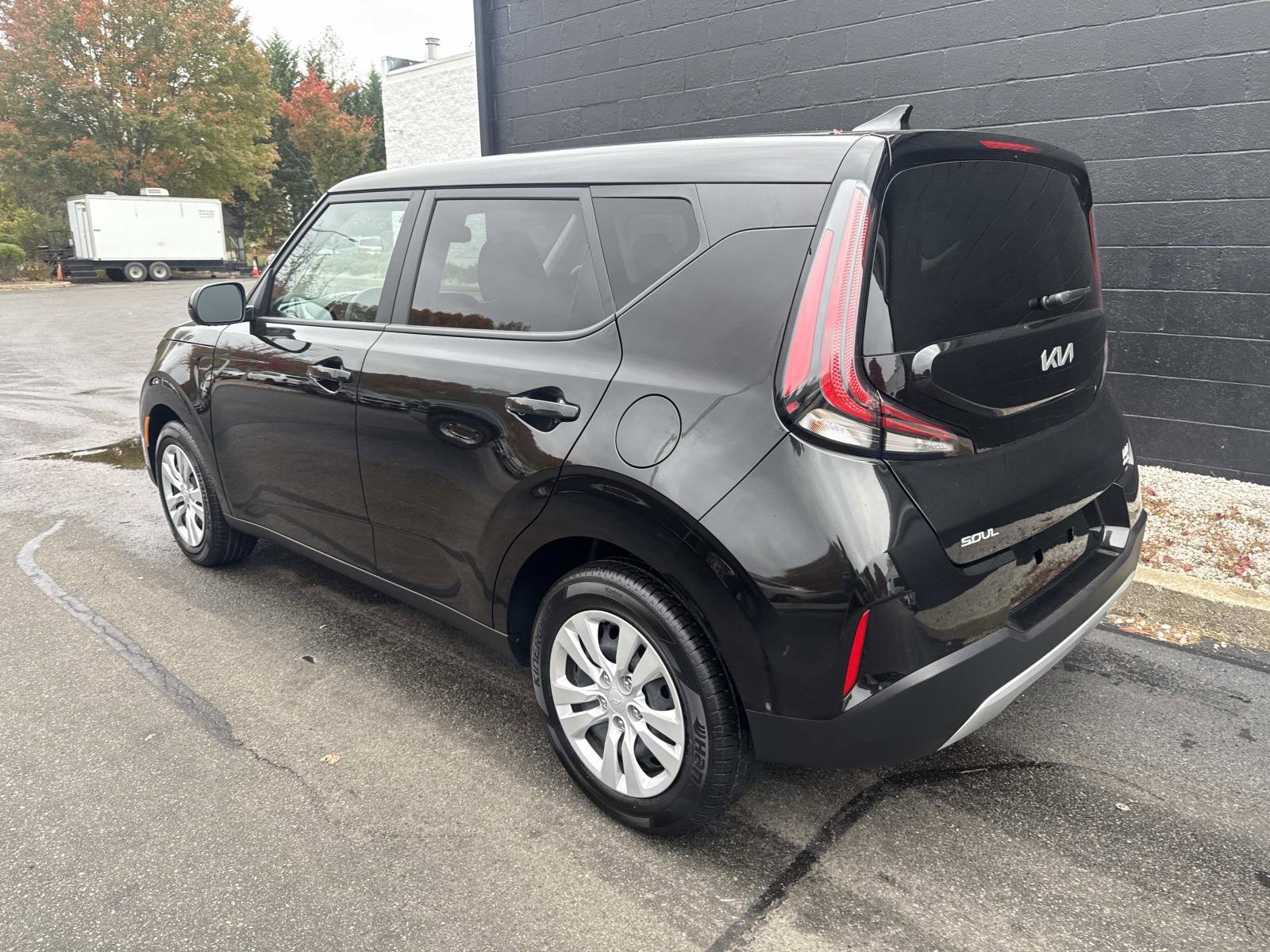 Used 2025 Kia Soul LX image 7