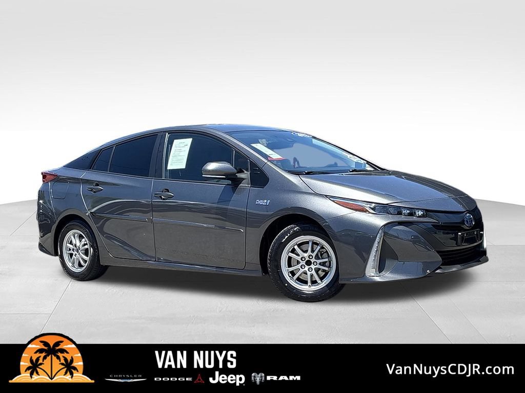 Used 2022 Toyota Prius Prime XLE FWD image 1