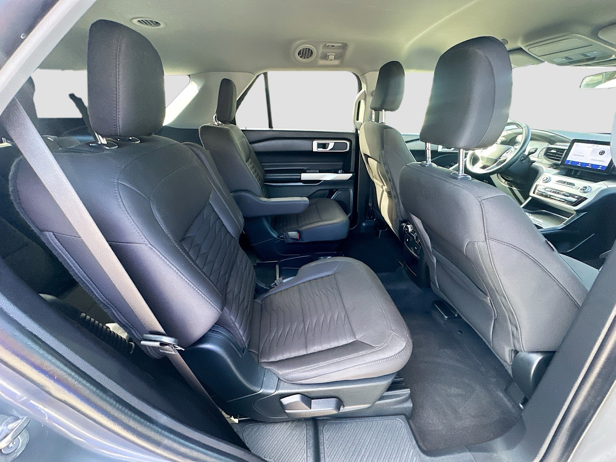 Used 2021 Ford Explorer XLT image 29