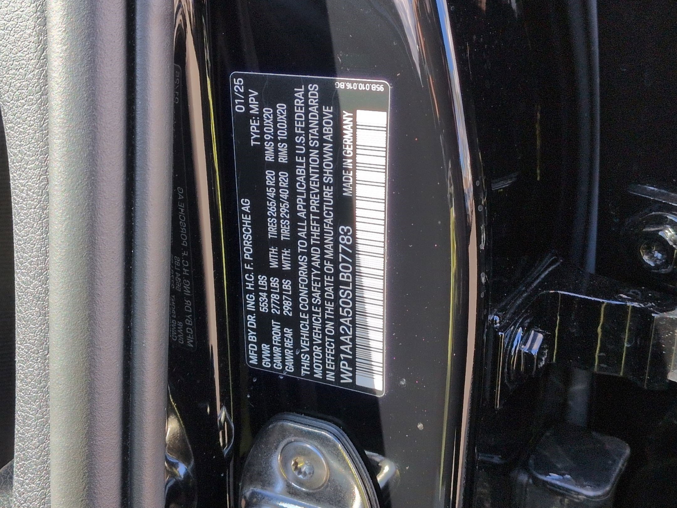 Used 2025 Porsche Macan Turbo image 35