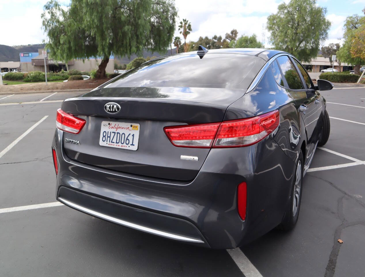 Used 2017 Kia Optima Premium image 10