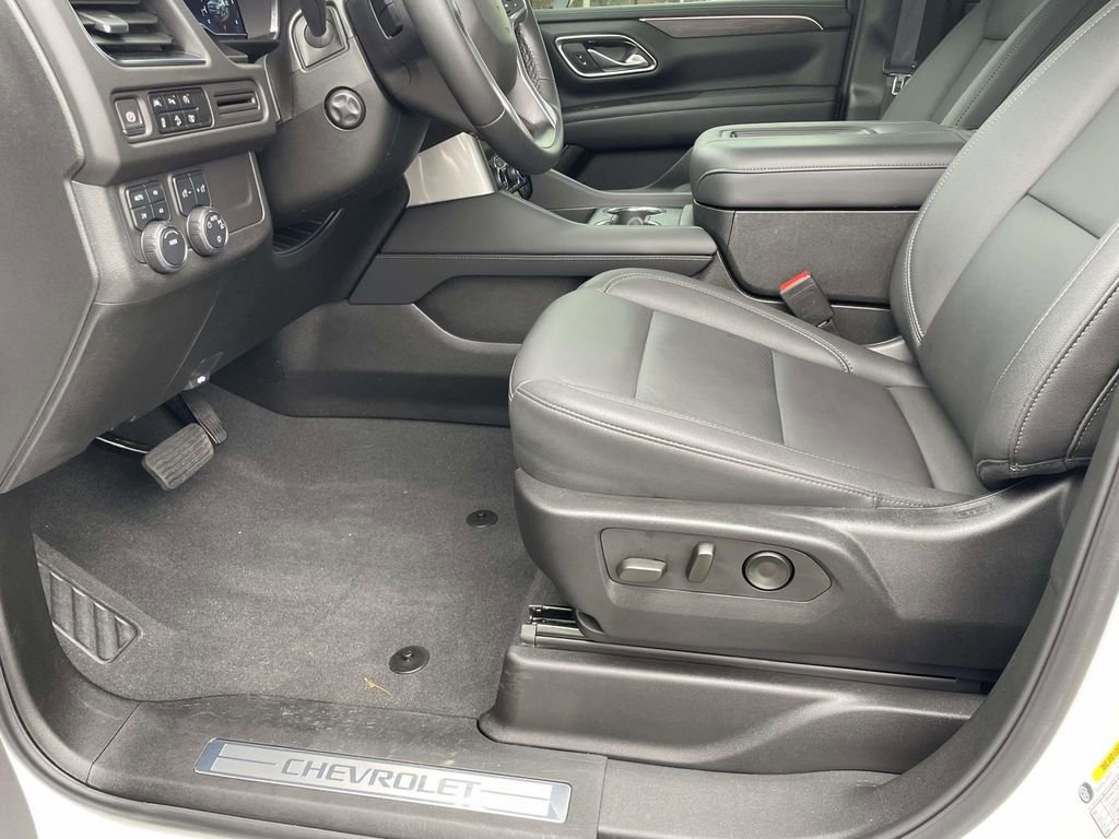 Used 2024 Chevrolet Suburban Z71 w/ Luxury Package AWD/4WD image 21