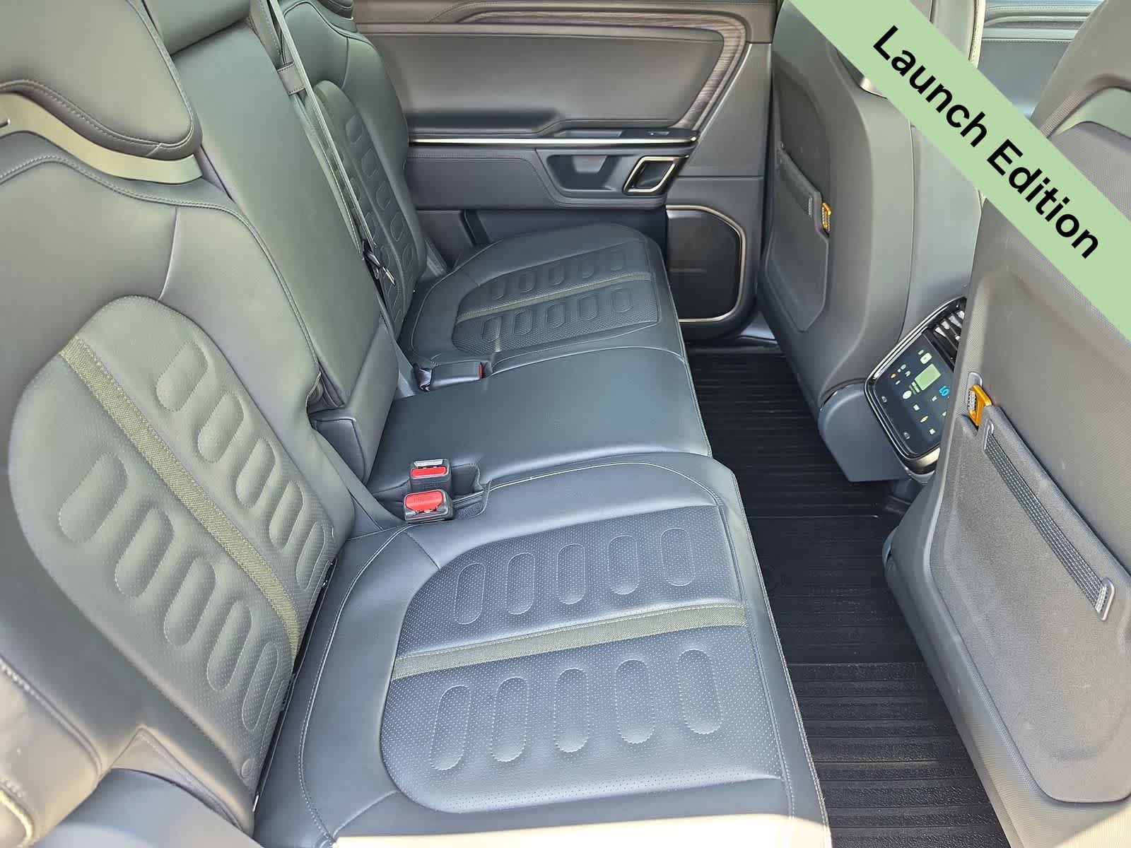 Used 2022 Rivian R1S Launch Edition AWD/4WD image 17