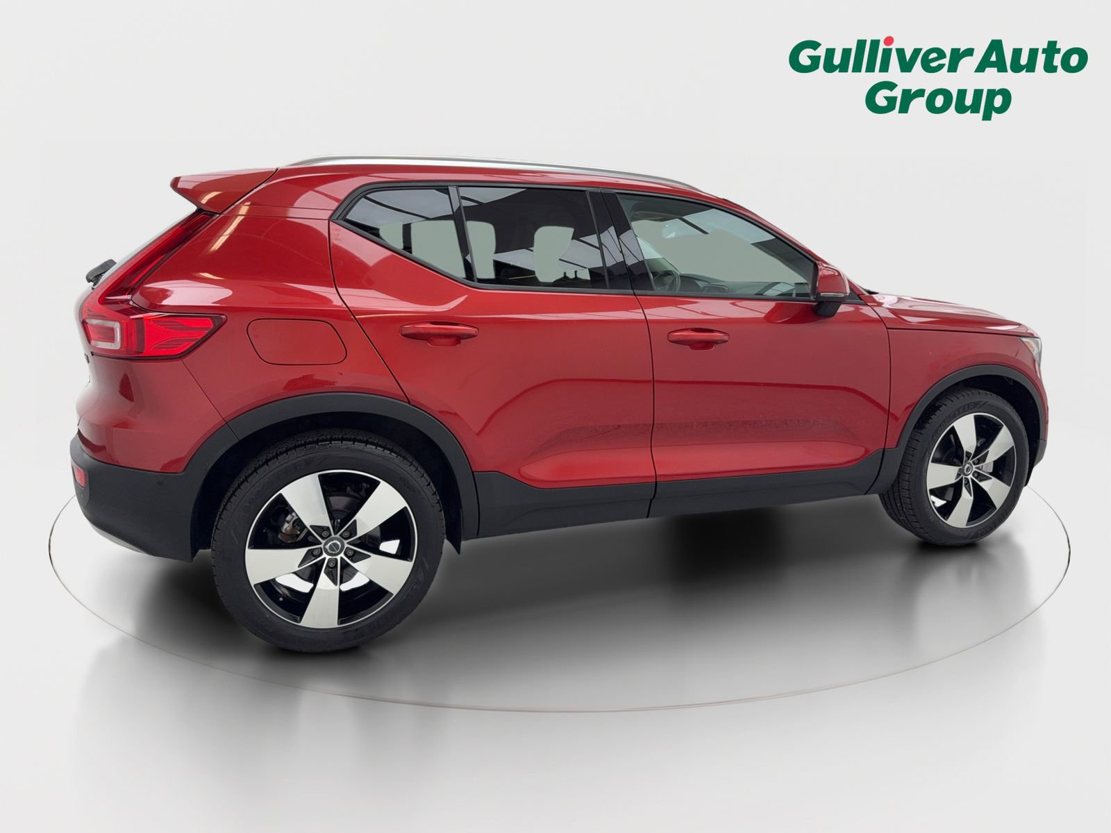 Used 2019 Volvo XC40 T4 Momentum image 9
