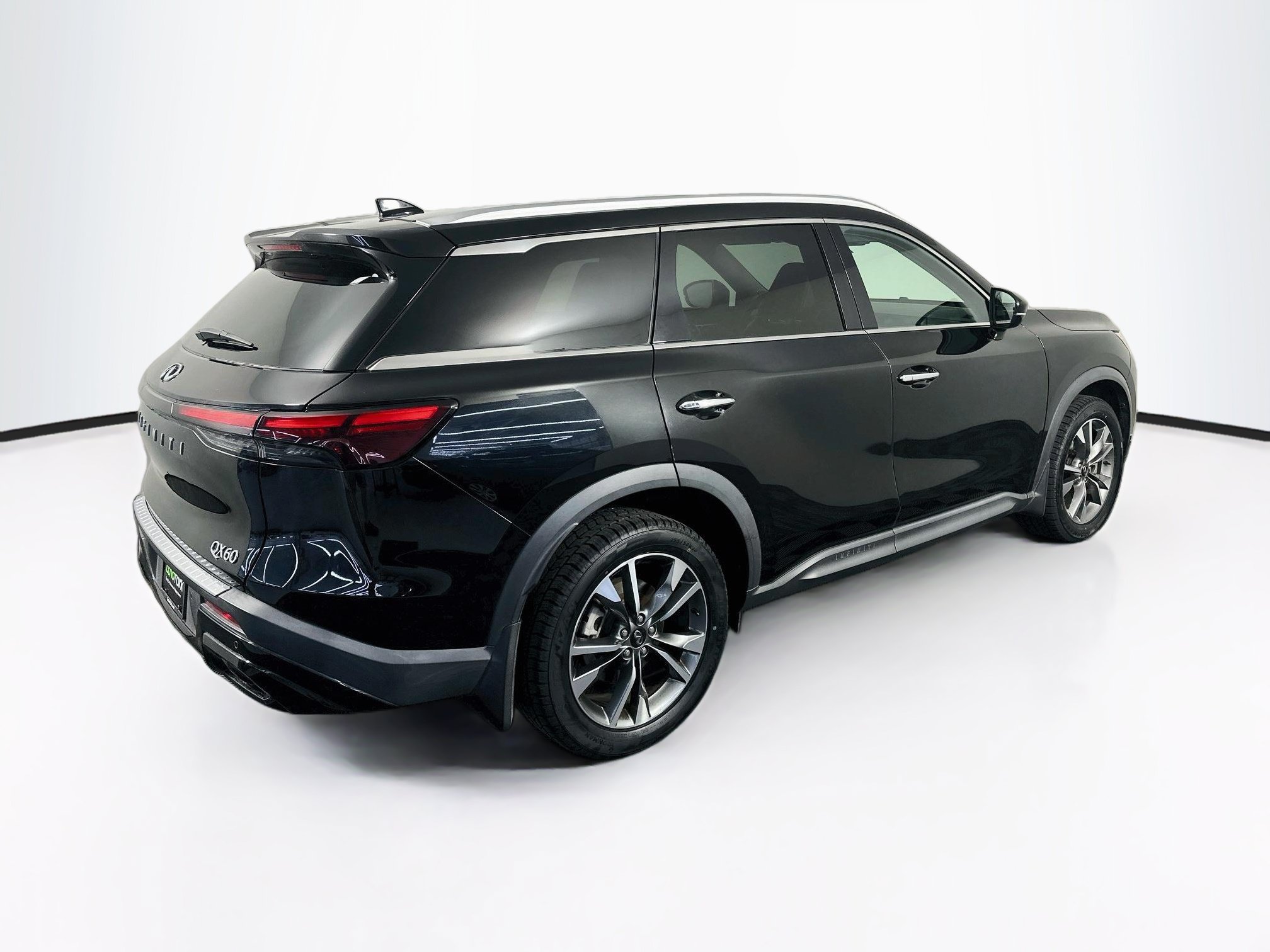 Used 2023 INFINITI QX60 Luxe w/ Performance Audio Package FWD image 9