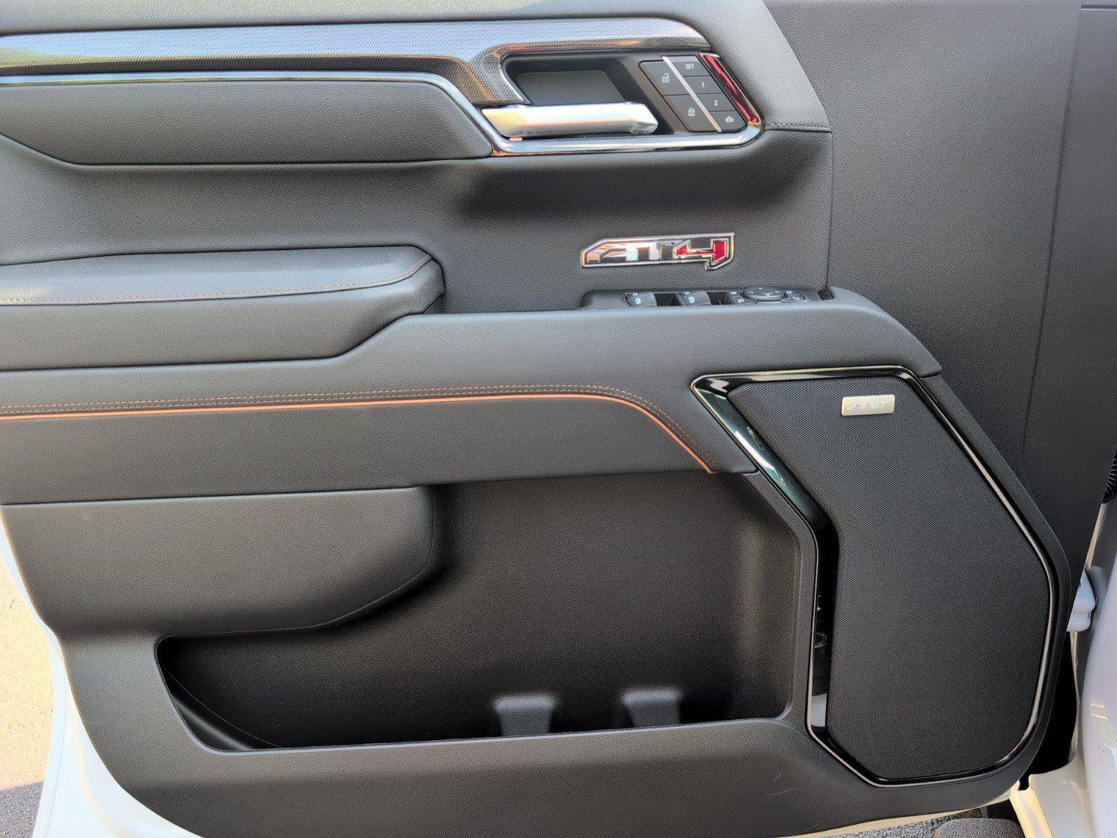 New 2026 GMC Sierra 1500 AT4 w/ AT4 Premium Package AWD/4WD image 17