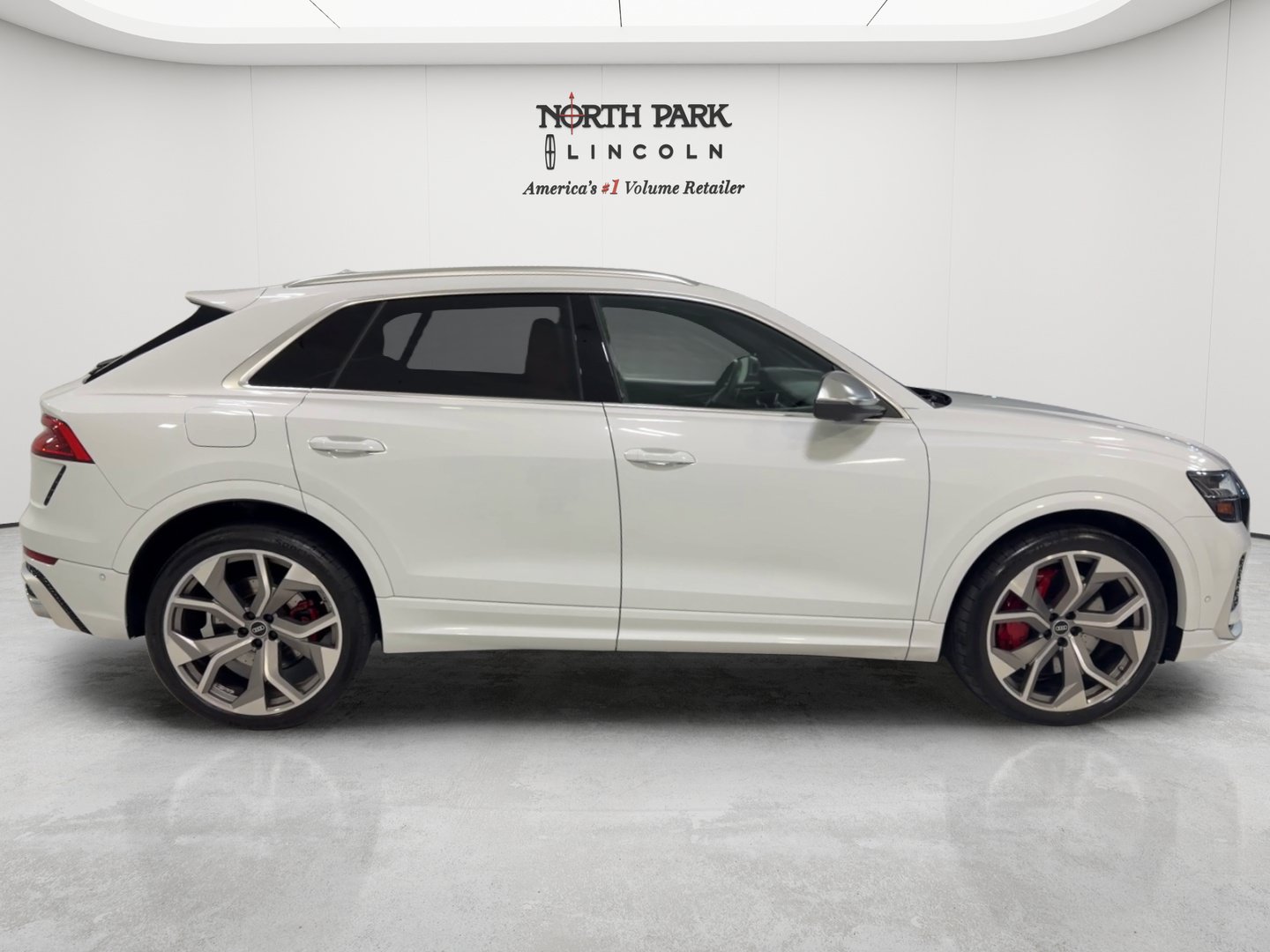 Used 2022 Audi RS Q8 AWD/4WD image 6
