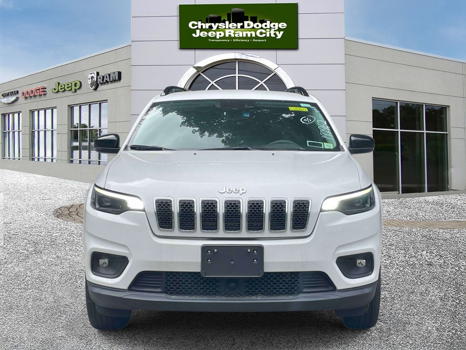 Used 2022 Jeep Cherokee Latitude Lux AWD/4WD image 2