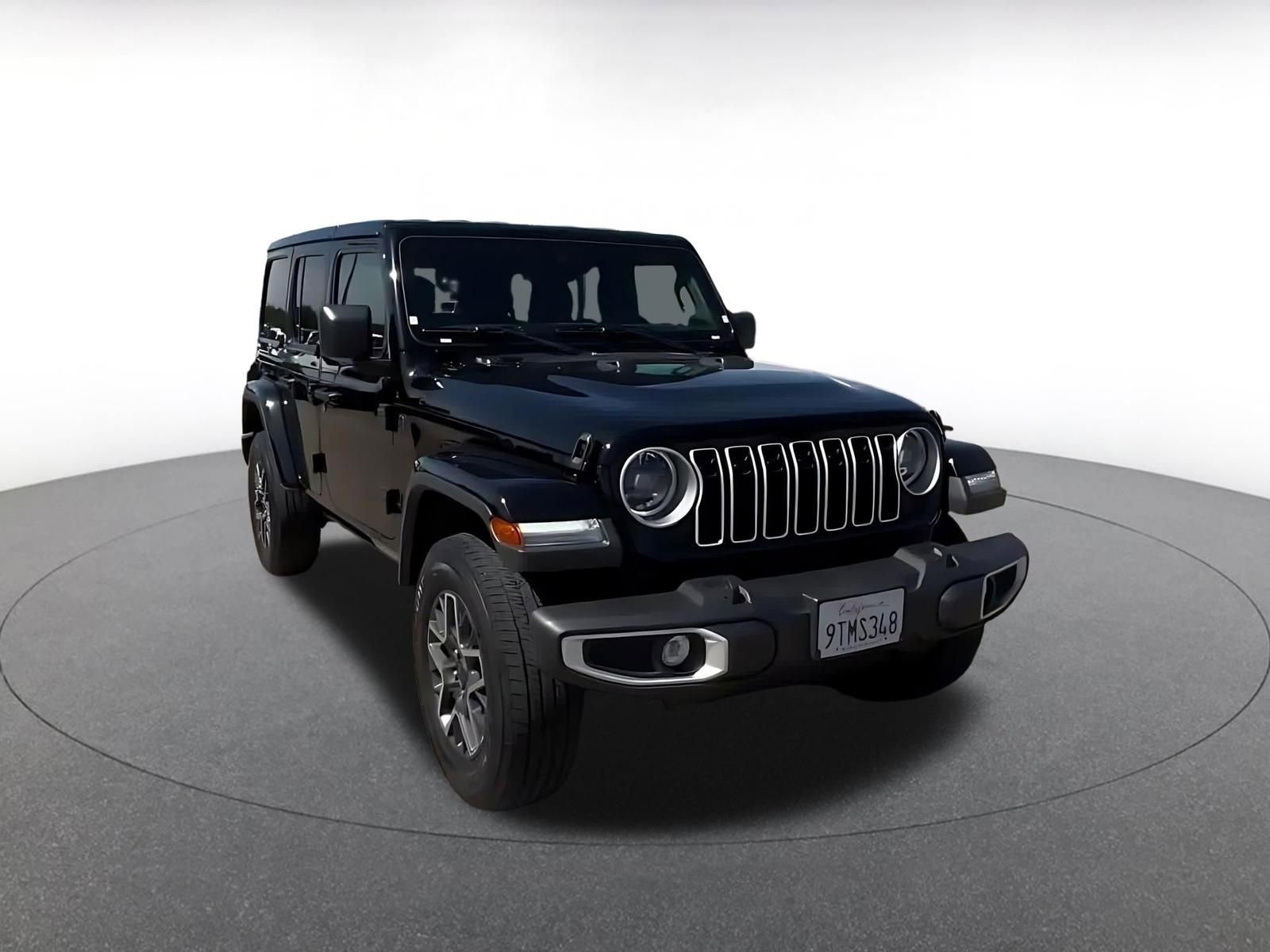 Used 2025 Jeep Wrangler Unlimited Sahara AWD/4WD image 3