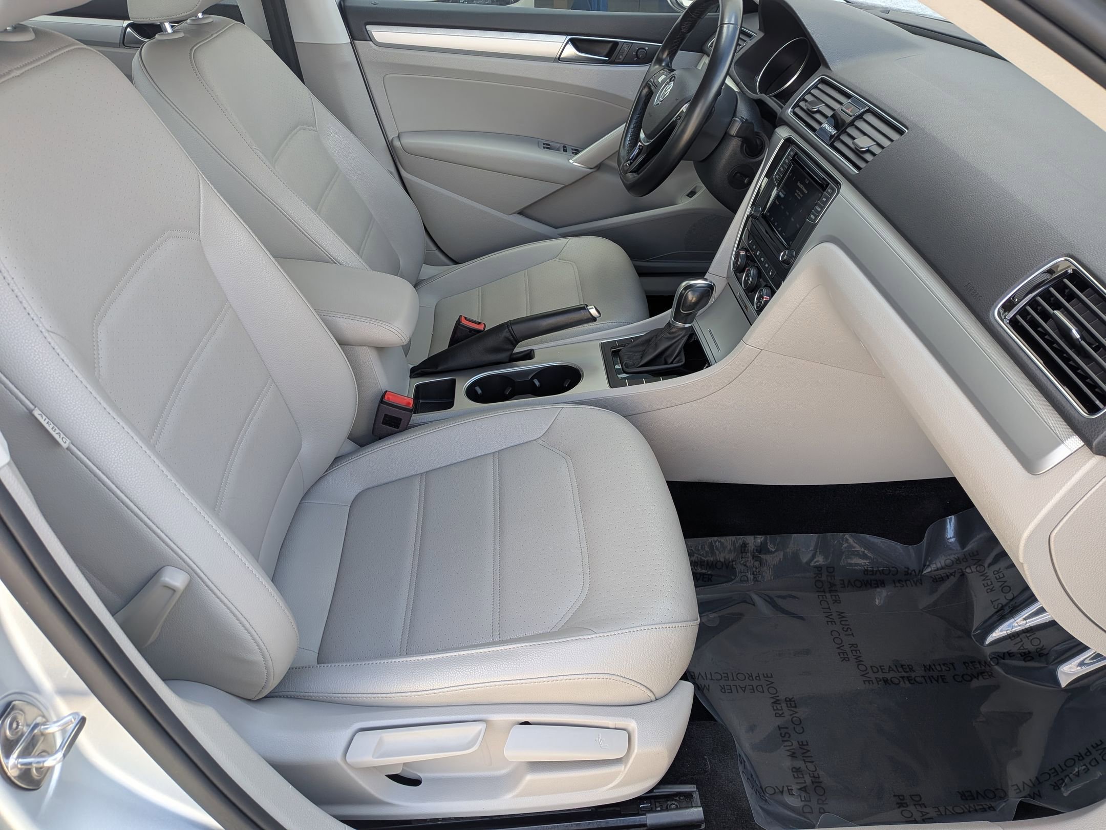 Used 2019 Volkswagen Passat 2.0T Wolfsburg w/ Wheels & Sunroof Package image 30