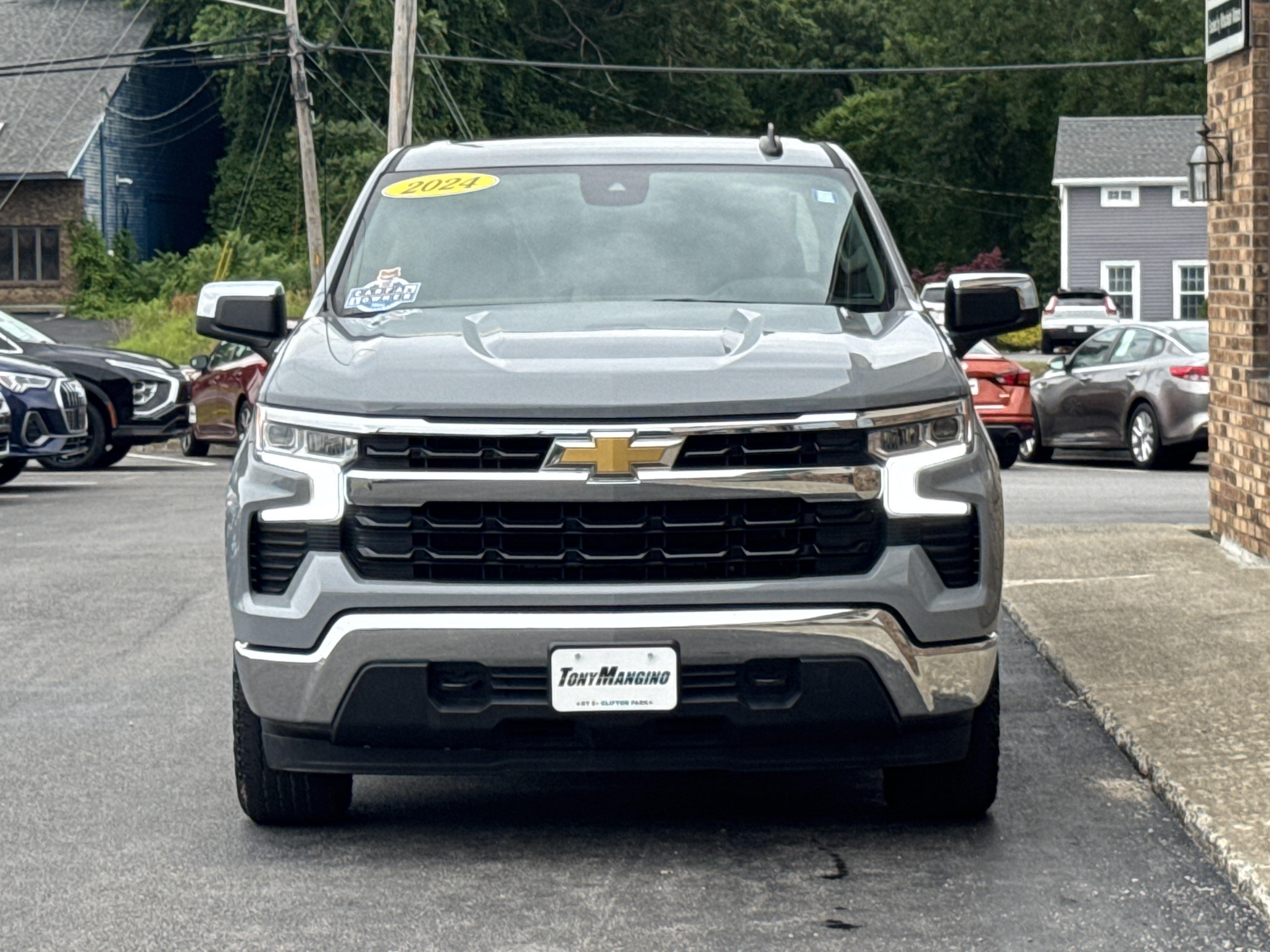 Used 2024 Chevrolet Silverado 1500 LT AWD/4WD image 8
