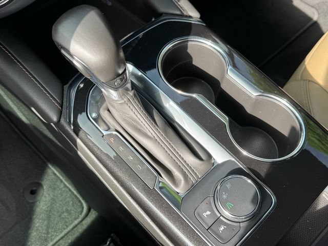 Used 2022 Chevrolet Blazer Premier w/ Enhanced Convenience Package FWD image 18